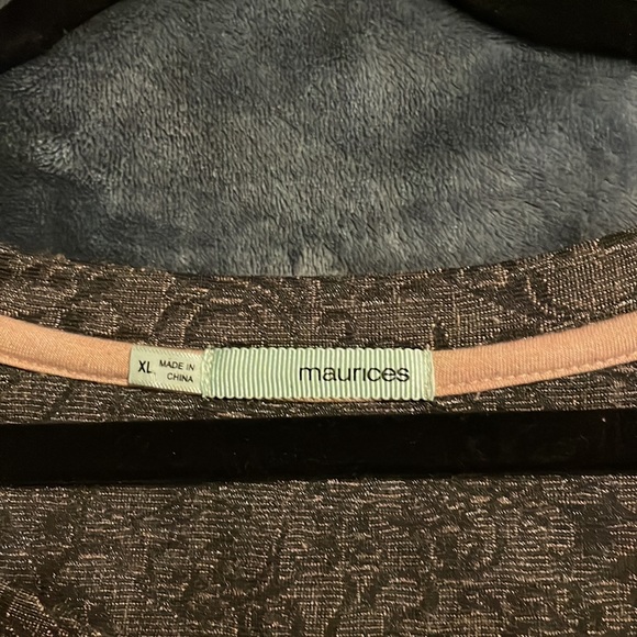 Maurice’s Top - Picture 2 of 7